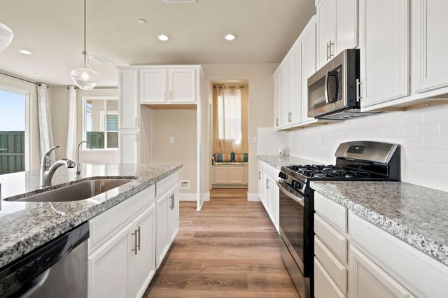 18006 Silver Springs Way, Lathrop, CA 95330