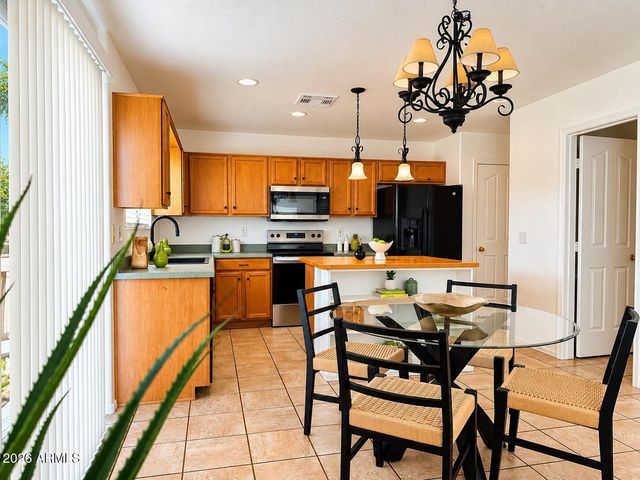 8917 E ORO Circle, Mesa, AZ 85212