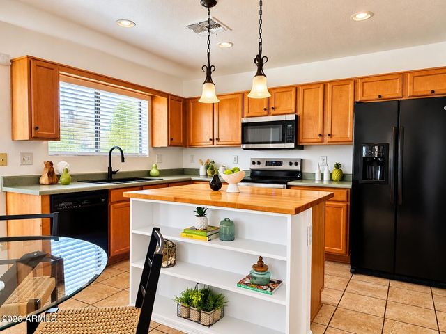 8917 E ORO Circle, Mesa, AZ 85212