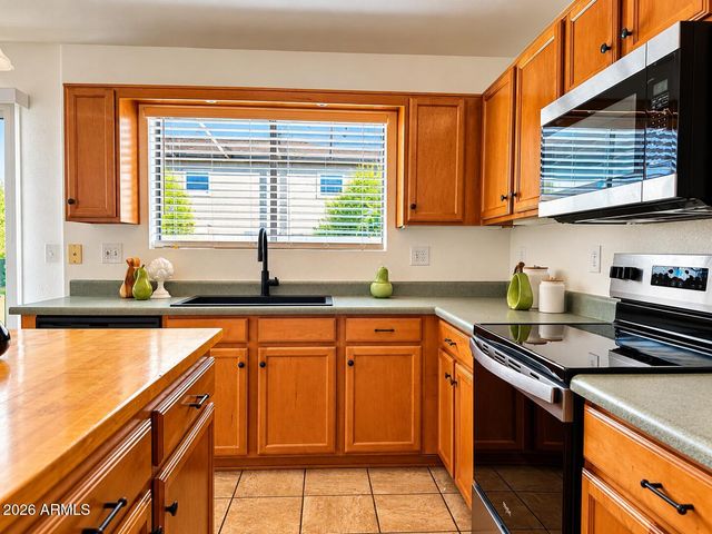 8917 E ORO Circle, Mesa, AZ 85212