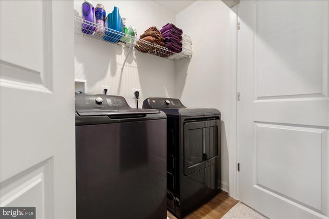 274 CLIFTON MNR, Falling Waters, WV 25419