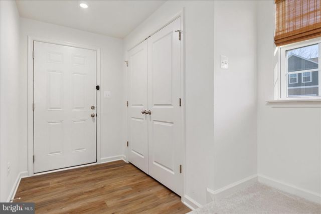 274 CLIFTON MNR, Falling Waters, WV 25419
