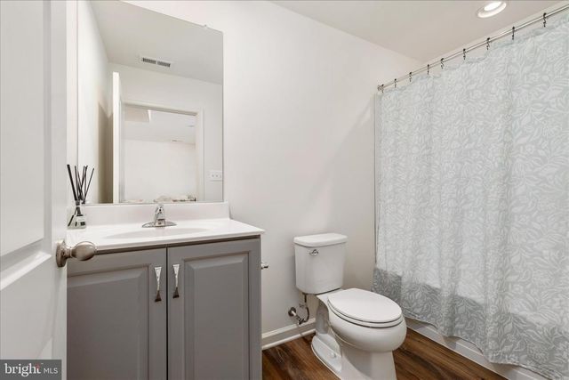 274 CLIFTON MNR, Falling Waters, WV 25419