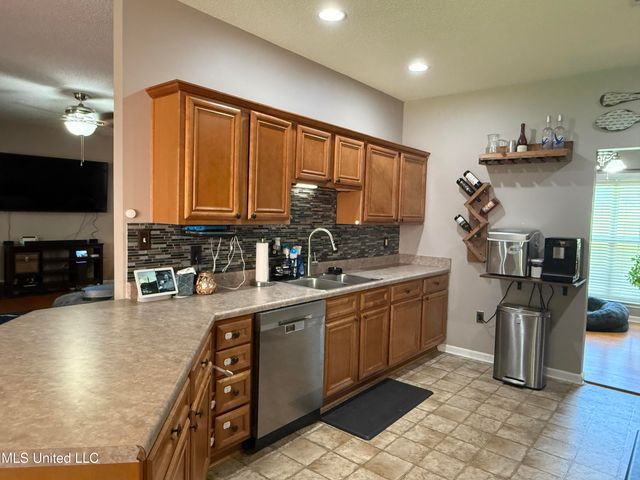 25 Dry Field Road, Byhalia, MS 38611