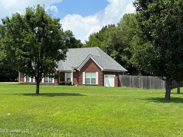 25 Dry Field Road, Byhalia, MS 38611