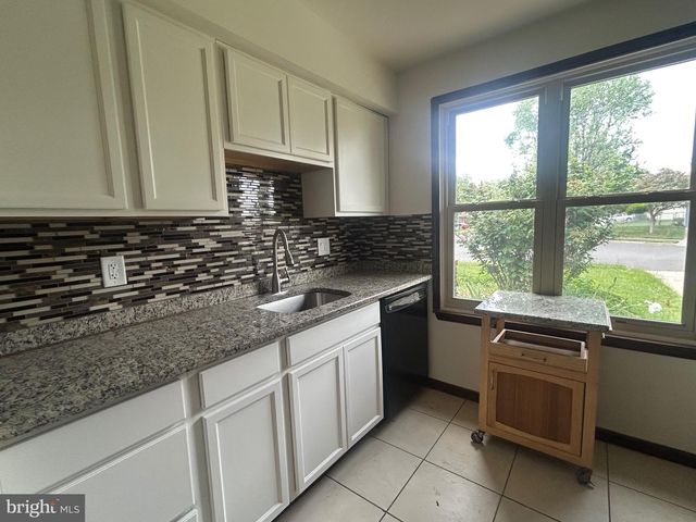 23 LAWRENCE LN, Westampton, NJ 08060