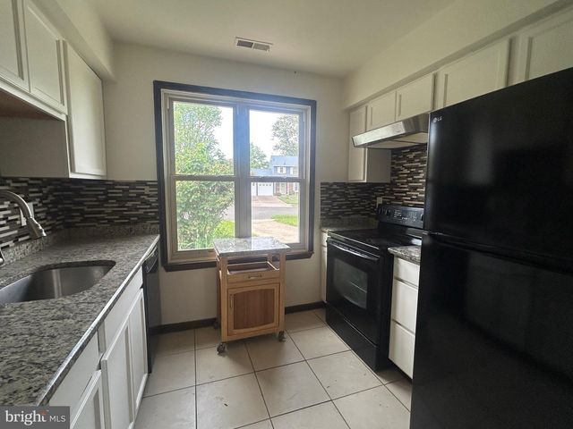 23 LAWRENCE LN, Westampton, NJ 08060
