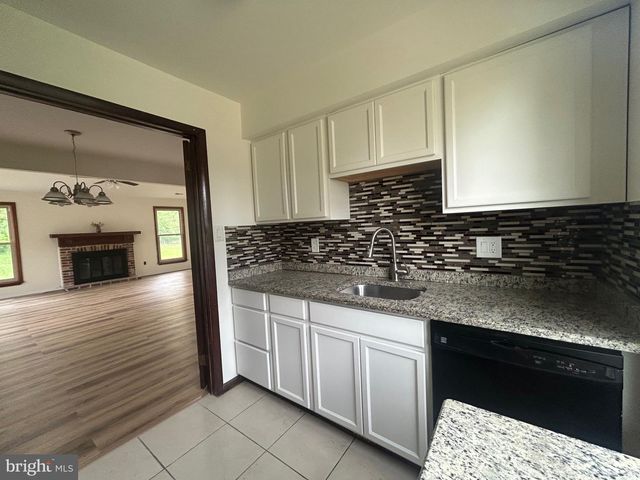 23 LAWRENCE LN, Westampton, NJ 08060