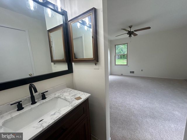 23 LAWRENCE LN, Westampton, NJ 08060