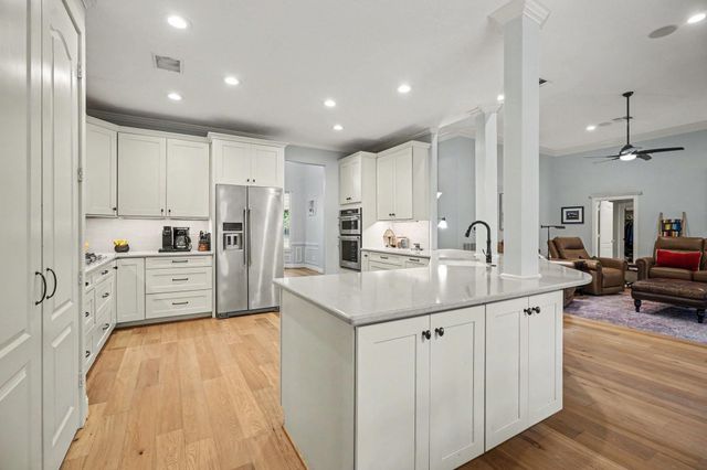 903 Live Oak Lane, Seabrook, TX 77586