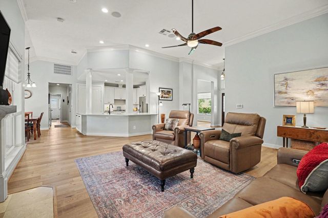 903 Live Oak Lane, Seabrook, TX 77586
