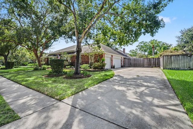 903 Live Oak Lane, Seabrook, TX 77586