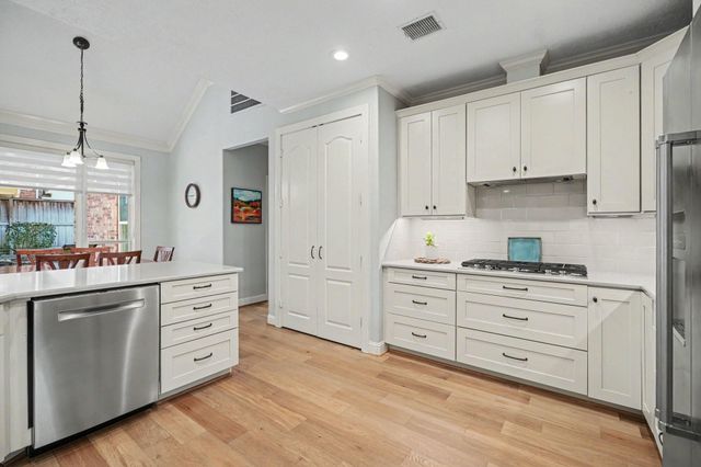 903 Live Oak Lane, Seabrook, TX 77586