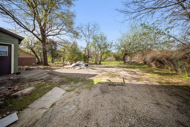 501 S Boyce Drive, Garrett, TX 75119