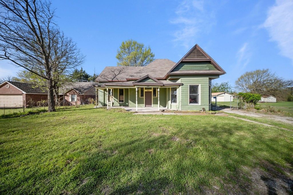 501 S Boyce Drive, Garrett, TX 75119