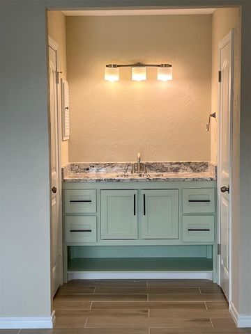 2525 NW 62nd Street 201, Oklahoma City, OK 73112