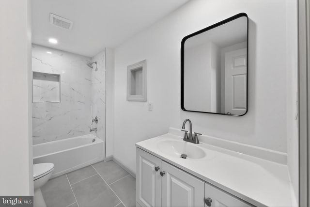 121-123 N REPAUNO AVE, Gibbstown, NJ 08027