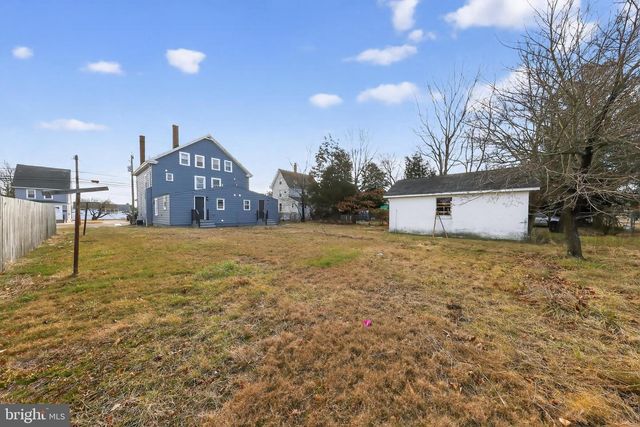 121-123 N REPAUNO AVE, Gibbstown, NJ 08027