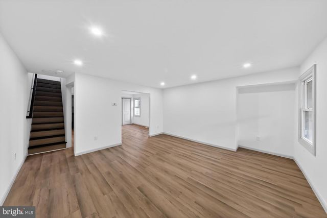 121-123 N REPAUNO AVE, Gibbstown, NJ 08027