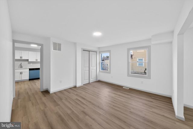 121-123 N REPAUNO AVE, Gibbstown, NJ 08027