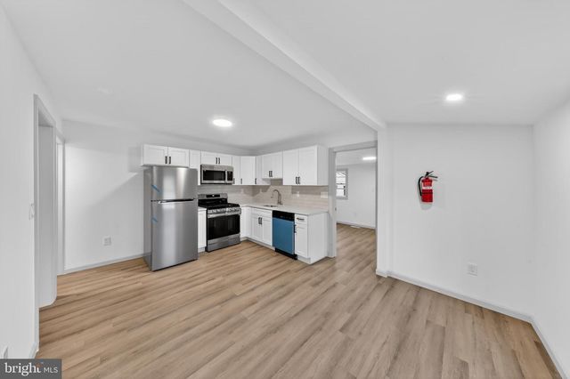 121-123 N REPAUNO AVE, Gibbstown, NJ 08027