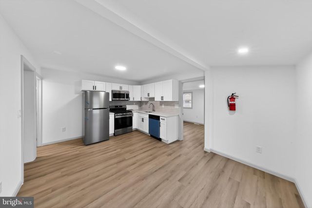 121-123 N REPAUNO AVE, Gibbstown, NJ 08027