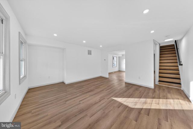 121-123 N REPAUNO AVE, Gibbstown, NJ 08027