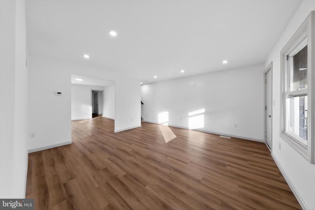 121-123 N REPAUNO AVE, Gibbstown, NJ 08027