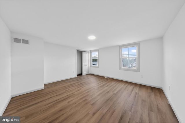 121-123 N REPAUNO AVE, Gibbstown, NJ 08027