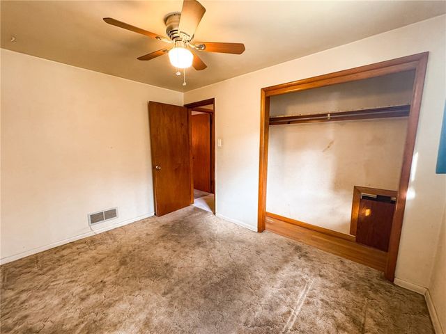 712 Shadyside Dr, West Mifflin, PA 15122