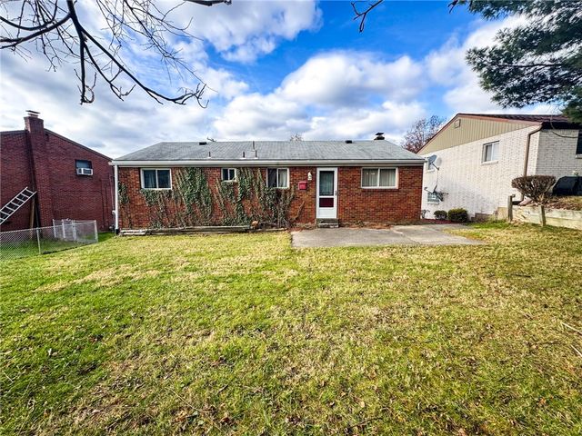 712 Shadyside Dr, West Mifflin, PA 15122