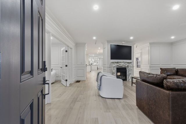 959 Chestnut Street, Newton, MA 02464