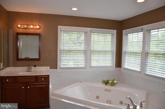 13813 GOLDEN FIELDS CT, Darnestown, MD 20878