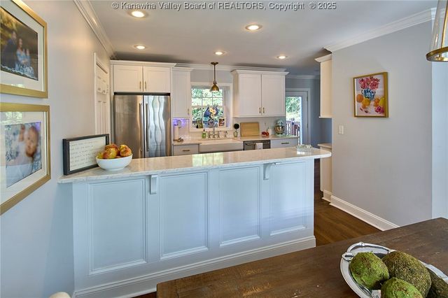 140 Abney Circle, Charleston, WV 25314