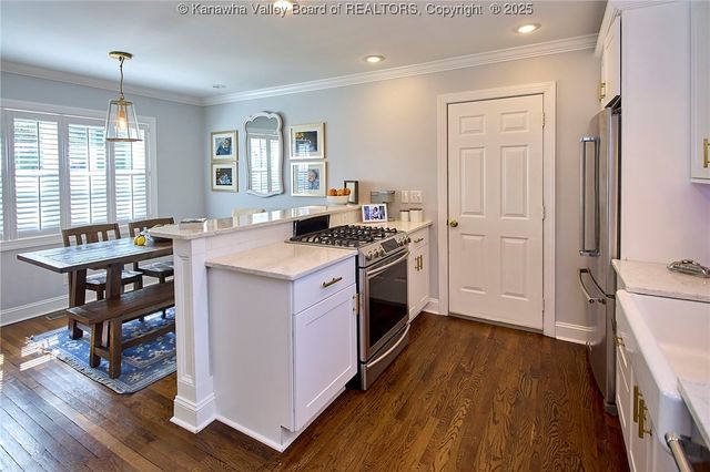 140 Abney Circle, Charleston, WV 25314