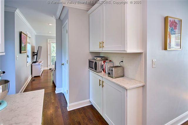 140 Abney Circle, Charleston, WV 25314