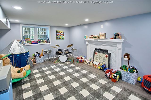 140 Abney Circle, Charleston, WV 25314