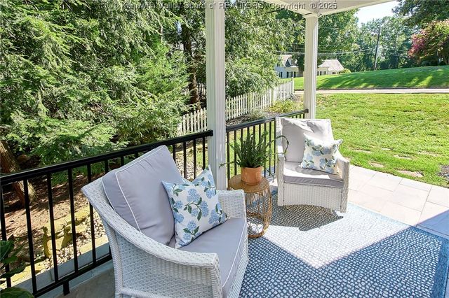 140 Abney Circle, Charleston, WV 25314