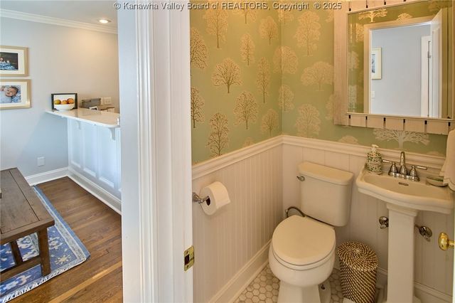 140 Abney Circle, Charleston, WV 25314