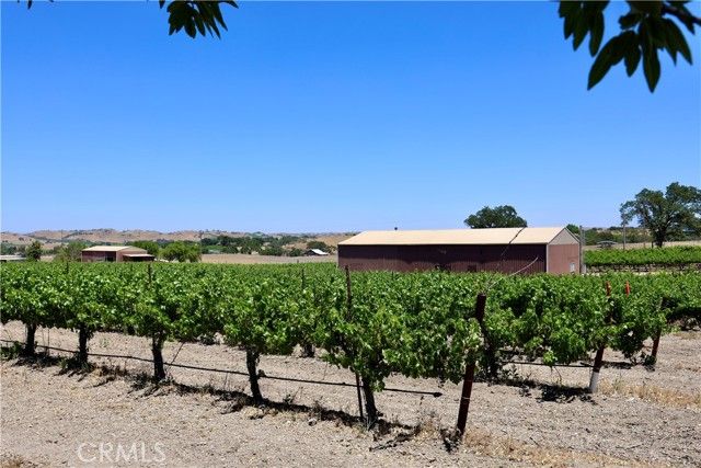 5575 El Pomar Drive, Templeton, CA 93465