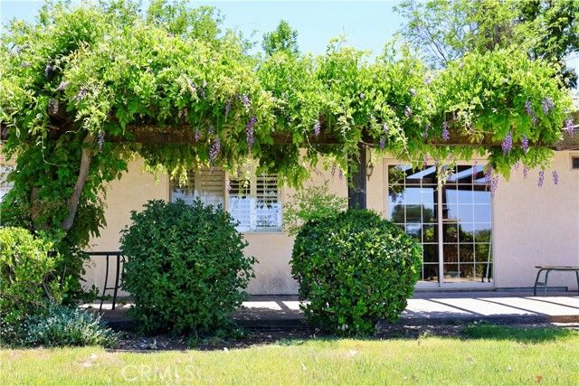 5575 El Pomar Drive, Templeton, CA 93465