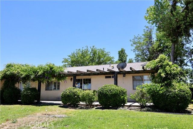 5575 El Pomar Drive, Templeton, CA 93465