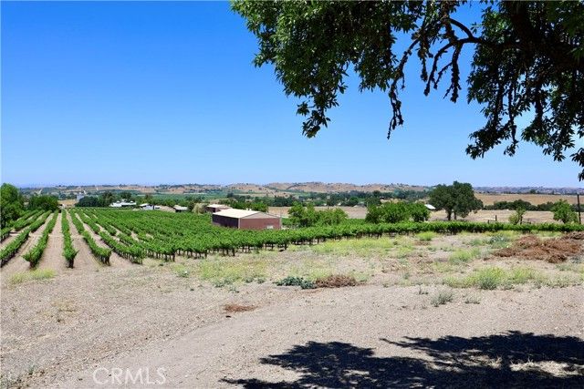 5575 El Pomar Drive, Templeton, CA 93465
