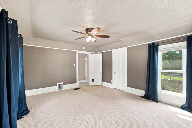 504 Walnut Street, Cedar Falls, IA 50613