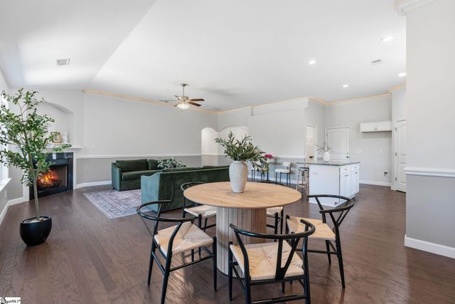 502 Foster Place Drive, Inman, SC 29349