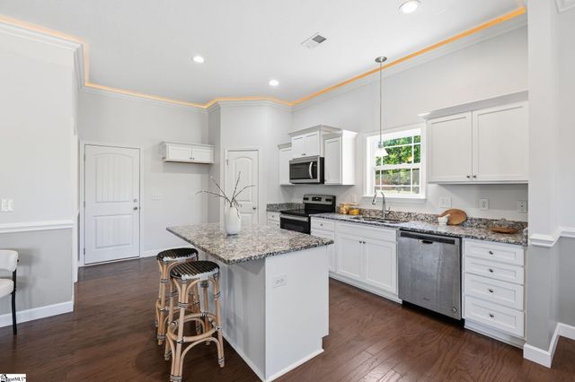 502 Foster Place Drive, Inman, SC 29349