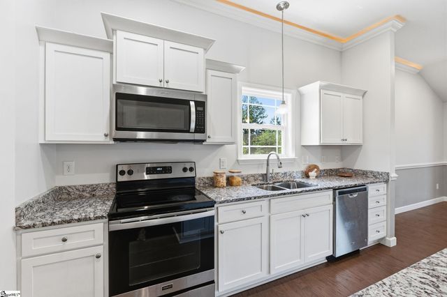 502 Foster Place Drive, Inman, SC 29349