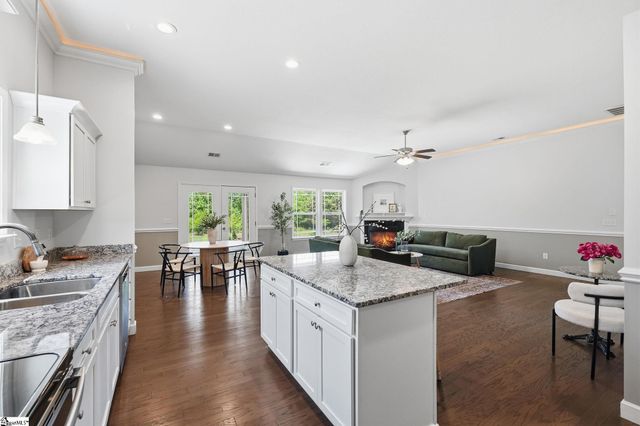 502 Foster Place Drive, Inman, SC 29349