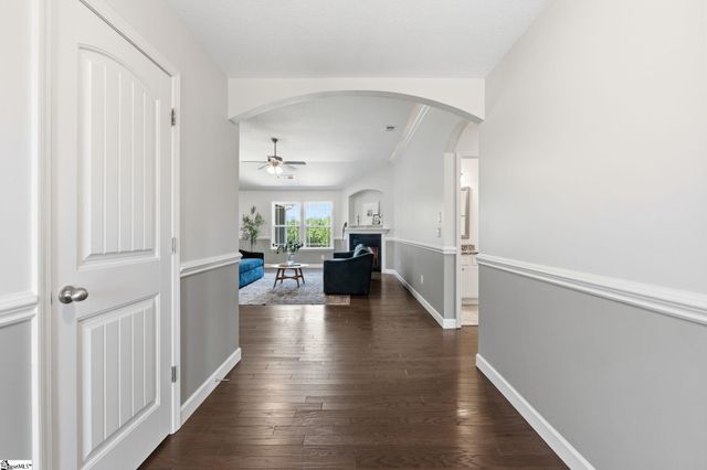 502 Foster Place Drive, Inman, SC 29349