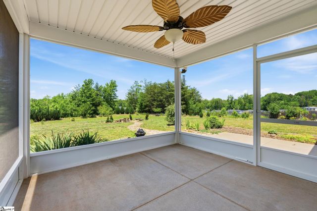 502 Foster Place Drive, Inman, SC 29349
